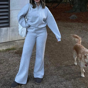 Sweat-shirt deux pièces à fermeture éclair pour femmes, vêtements de sport épais en polaire avec logo personnalisé, ensemble de pantalons de survêtement, ensemble de survêtements à capuche - Product Image 5