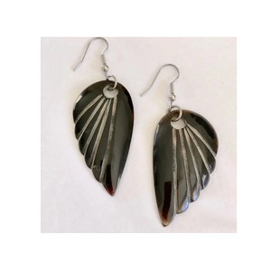 Elegante pendiente de onda de corte de cuerno Joyería Hermoso diseño para uso diario saliente Pendientes de desgaste de ojo de búfalo - Product Image 4