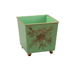 Poubelle d'intérieur au design unique en métal avec finition plaquée or, parfaite pour l'hôtel élégant, forme de taille personnalisée - Product Image 5