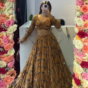Lehenga de mariage le plus beau et le plus récent avec un bel imprimé floral - Product Image 1
