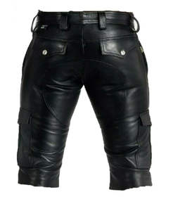 กางเกงขาสั้นผู้ชายจากผู้ผลิต OEM ดีไซน์ทันสมัย หนัง PU แต่งกระเป๋าแบบเรียบง่าย ระบายอากาศได้ดี สไตล์ลำลอง สีดำ-ขายส่ง - Product Image 3
