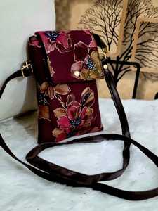 กระเป๋าถือแฟชั่นสำหรับผู้หญิงกระเป๋าสะพายไหล่ทรงโท้ทสำหรับผู้หญิงออกแบบลายดอกไม้ได้ตามต้องการ - Product Image 2