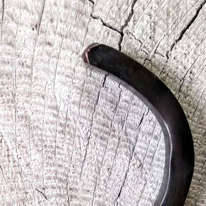 Bracelets en acier forgé à la main pour hommes, conception OEM personnalisée, taille adulte/Bracelets en acier forgé à la main de haute qualité - Product Image 6