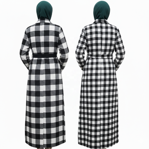 Abaya tradicional de poliéster para uso islámico, se pueden usar tallas y colores personalizados. - Product Image 3