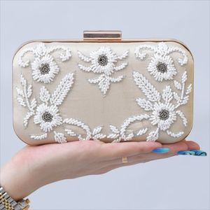 การตกแต่งที่เชื่อมโยงกับคลัทช์เรซินทำด้วยมือเป็นมิตรต่อสิ่งแวดล้อมออกแบบเป็นเอกลักษณ์หรูหราราคาที่ดีที่สุดการออกแบบตกแต่ง - Product Image 3