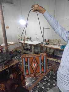 Couverture de selle de style Cowgirl sac à bandoulière avec sangle usinée entièrement à la main couverture de selle tissu fabricant en gros - Product Image 4