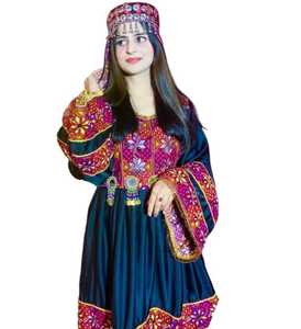 Robe longue décontractée pour femmes, style unique, patchs floraux brodés, disponible en différentes tailles et couleurs - Product Image 3