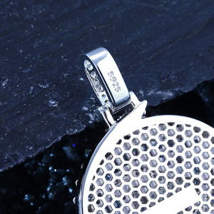 Colgante de moissanita de oro sólido de 10kt Unisex de diseño personalizado, joyería fina con claridad VVS, estilo Hip Hop para regalo - Product Image 4