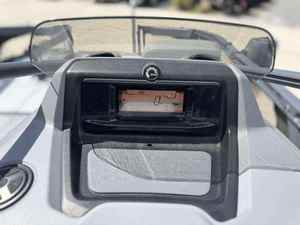 El Mejor Jet Ski Sea-Doo Switch Sport 2023, Motor de 2 Tiempos, 226-300 HP, Aplicación Automática, 3 Asientos, 4 Cilindros, Aluminio, 20 km/h, 1800 cc - Product Image 5