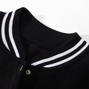 Veste de baseball vintage au style unique, veste sportive rétro surdimensionnée avec inscription noire et blanche - Product Image 2