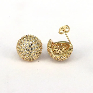 Pendientes Clásicos con Incrustaciones de Circonita en Forma de Bola, Chapados en Oro de 18k, para Usar en la Oficina - Product Image 1