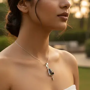 Colgante de Plata 925 con Cuarzo Ahumado para Mujer, Joyería Hecha a Mano para Uso Diario, Oro Rosa, Rodio, Religioso, con Amatista y Diamante - Product Image 1