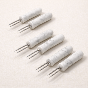 Porte-maïs de luxe en forme de tige de maïs dorée avec des pointes en acier inoxydable, décoratif pour des repas élégants et des barbecues - Product Image 3