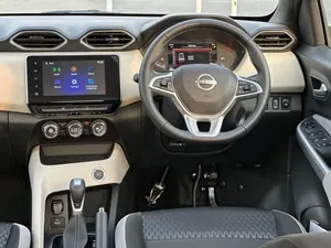 Nissan Magnite 2023 USADO con Volante a la Izquierda/Derecha - Product Image 2