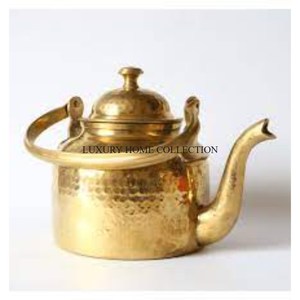 Théière en laiton de style antique avec un extérieur poli et des détails artisanaux pour un luxe intemporel pour servir le thé - Product Image 4