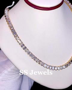 Collar de tenis de moissanita con bisel de corte esmeralda personalizado con cadena de eslabones, Gargantilla helada chapada en plata y oro 925 para hombres y mujeres - Product Image 3