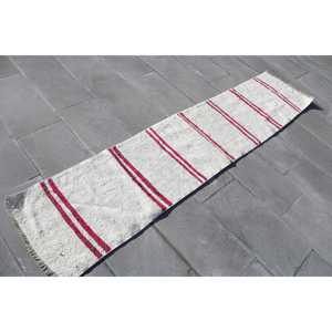 Alfombra Turca Vintage de Lana Blanca, 1.7x7.9 pies (53x241 cm) - Product Image 4