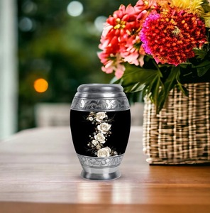 โกศดอกกุหลาบสำหรับใส่เถ้ากระดูกมนุษย์ สำหรับผู้ใหญ่เพศหญิง ของที่ระลึกตกแต่งสไตล์อเมริกัน/ยุโรป เป็นมิตรกับสิ่งแวดล้อม ขนาด 10 นิ้ว - Product Image 4