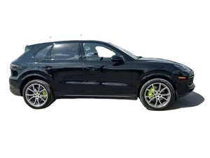 Voiture d'occasion en excellent état 2024 3ee Ca Ye 2nne AWD Faible kilométrage Essence/Pétrole Automatique Sièges en cuir Toit ouvrant panoramique Aucun problème mécanique Prête à l'emploi - Product Image 3