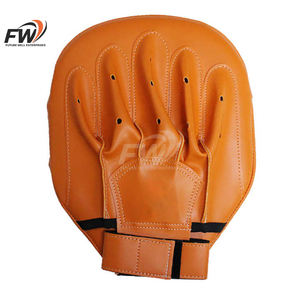 Venta al por mayor de fábrica: Nuevos diseños de manoplas y almohadillas de cuero con logo personalizado impreso para entrenamiento de boxeo - duraderas y transpirables - Product Image 3