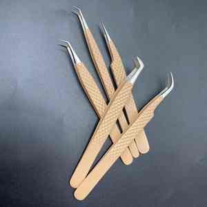 Pinzas de extensión de pestañas con agarre de diamante de etiquetado privado con puntas de fibra hechas con acero inoxidable japonés - Product Image 5