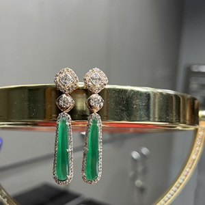 ต่างหูเม็ดเพชรสีทอง14K & 18K ทรงคลัสเตอร์เพชรธรรมชาติหรูหราสำหรับสไตล์หรูหรา - Product Image 1