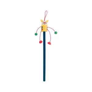 Crayons en bois personnalisés en forme de grenouille avec gadgets uniques - Product Image 2