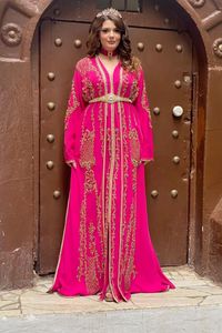 NUEVO DISEÑADOR ELEGANTE BORDADO DE ZARI DORADO TRABAJA EN UN HERMOSO VESTIDO CAFTÁN ROSA CON PARA FIESTA Y Boda = 2024 - Product Image 2