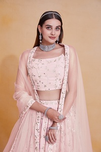 Ensemble de lehenga traditionnel en georgette avec broderie riche en sequins zari, blouse non cousue et élégant dupatta en tulle doux - Product Image 2