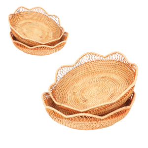 Plateau tissé rond magnifiquement conçu, parfait pour améliorer votre expérience culinaire avec des caractéristiques élégantes et fonctionnelles - Product Image 1