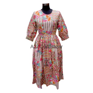Robe mi-longue vintage pour femme, col rond, imprimé floral, coupe évasée, manches 3/4, tissu en coton respirant et écologique - Product Image 1
