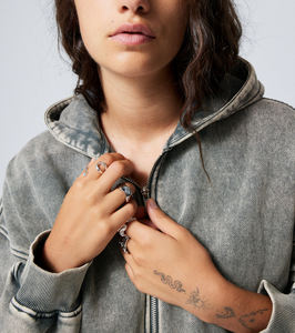 Sudadera Larga con Capucha para Mujer, Estilo Y2K, Tejida, con Cierre, 100% Algodón, con Parches Bordados y Adornos de Encaje - Product Image 5