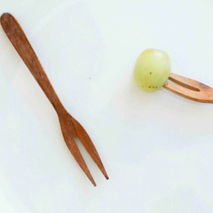 Ensemble de 2 cuillères et fourchettes en bois manguier dernier modèle de couverts design tendance pour la cuisine et l'hôtel - Product Image 4