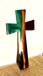 ไม้กางเขนทำจากไม้และเรซินผสมผสานพื้นผิวธรรมชาติเข้ากับสีมันวาวเหมาะสำหรับงานฝีมือสำเนียงในการตกแต่งและของขวัญที่ใส่ใจ - Product Image 5