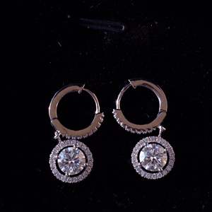 Boucles d'oreilles pendantes halo en moissanite taille ronde, mignonnes, pour femmes, fiançailles - Product Image 2