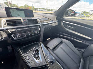 รถยนต์มือสองคุณภาพดีราคาประหยัด ปี 2017 บีเอ็มดับเบิลยู ซีรีส์ 3 รุ่น 330i xDrive พวงมาลัยซ้าย - Product Image 4