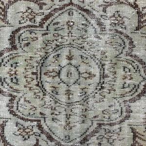 Alfombra Vintage de 4x7.4 pies (122x227 cm), Alfombra Oriental Turca de Lana Verde - Product Image 3