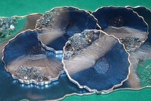 แผ่นรองแก้วเรซิ่นลายหินอ่อนพิมพ์ลาย UV ทนทาน ดีไซน์ไม่ซ้ำใคร ขอบชุบทอง งานแฮนด์เมด ตัดด้วยเทคนิคพิเศษ สำหรับกาแฟ ชา  ลดราคาพิเศษ - Product Image 2