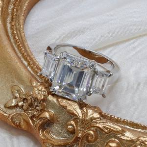 Bague en argent 14 carats, design trois pierres blanches, bijoux fins, pour homme/femme, mariage, diamant moissanite de laboratoire, serti à griffes, certifié IGI - Product Image 6