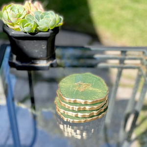 Dessous de verre en acrylique transparent de forme ronde de garde de surface de table Sous-verres de thé de couleur verte de la plus haute qualité parfaits pour la maison et la cuisine - Product Image 3