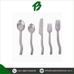 Juego de vajilla disponible de calidad superlativa Juego de cubiertos de acero inoxidable con mango ondulado Disponible con diseño personalizado - Product Image 4