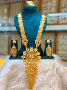 Ensemble de bijoux vintage de Dubaï plaqué or 24 carats, boucles d'oreilles, bracelets, peignes, broches en cuivre, design bulgare avec diamants - Product Image 4