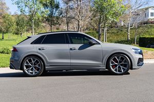 Audi SQ8 Prestige 2022 d'occasion en excellent état, sans réserve, gris Nardo exclusif Audi, V8 biturbo - Product Image 3