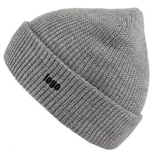 Fabricants de bonnets imprimés en tricot avec logo personnalisé Chapeau d'hiver à revers avec broderie imprimée partout - Product Image 1