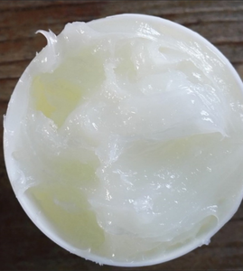 Gelatina de Petróleo Blanca Refinada de Grado Industrial Glo Trading para Lubricación, Aplicaciones Cosméticas y Farmacéuticas - Product Image 2