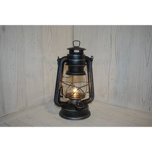 Les lanternes en verre et les lanternes colorées scintillantes de couleur rouge rosé échoient à la beauté intemporelle des nuits du Ramadan dans toutes les cultures - Product Image 4