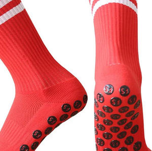 Calcetines de fútbol de tamaño cómodo Logotipo impreso personalizado y estilo de moda Calcetines de fútbol de gran oferta - Product Image 2