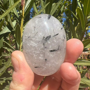 Pierre de paume ovale en quartz rutilé blanc naturel, polie, cristal de tourmaline de guérison, pierre précieuse d'amour, Feng Shui, méditation - Product Image 4