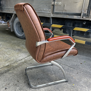 เก้าอี้ยกปรับระดับได้ชุบโครเมียมพร้อมเบาะหนังเทียม - Product Image 4