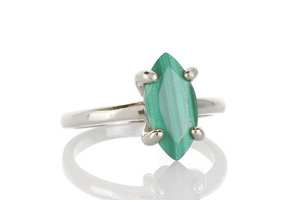 Pierre précieuse exclusive de malachite verte naturelle taillée à facettes Marquise en argent sterling 925 plaqué or 18 carats bagues empilables bijoux fins - Product Image 4